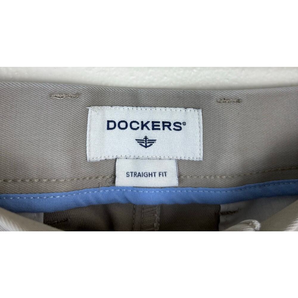 Dockers Men's Signature Straight Fit Creased Khaki Pants W34 L34 Timberwolf - Picture 8 of 13